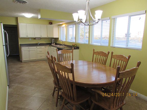 Eat-in Kitchen