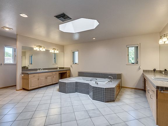 4th image of 3921 N Via De Cordoba