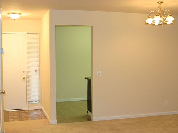 Foyer kitchen and dining area