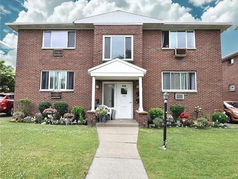 28 Mallory Rd #3 — Photo 1
