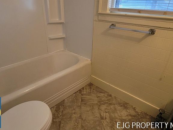 5th image of 15 Marshall St #1