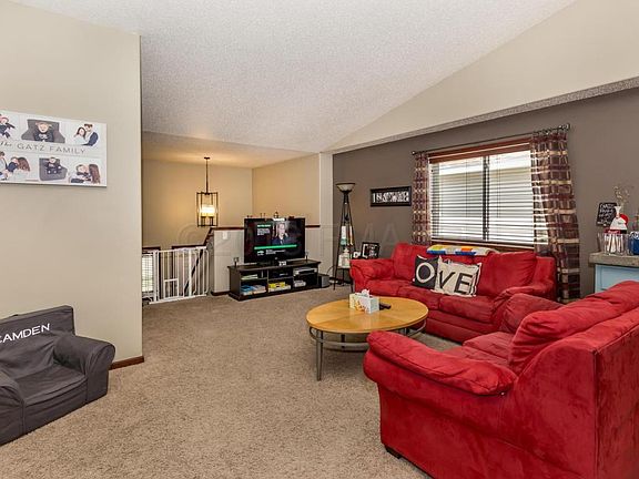 3rd image of 712 14th Ave E