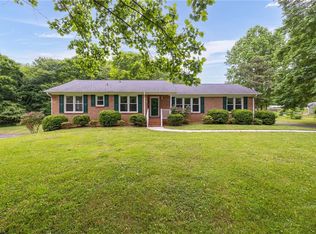 4565 Wenlok Ln, Pfafftown, NC 27040