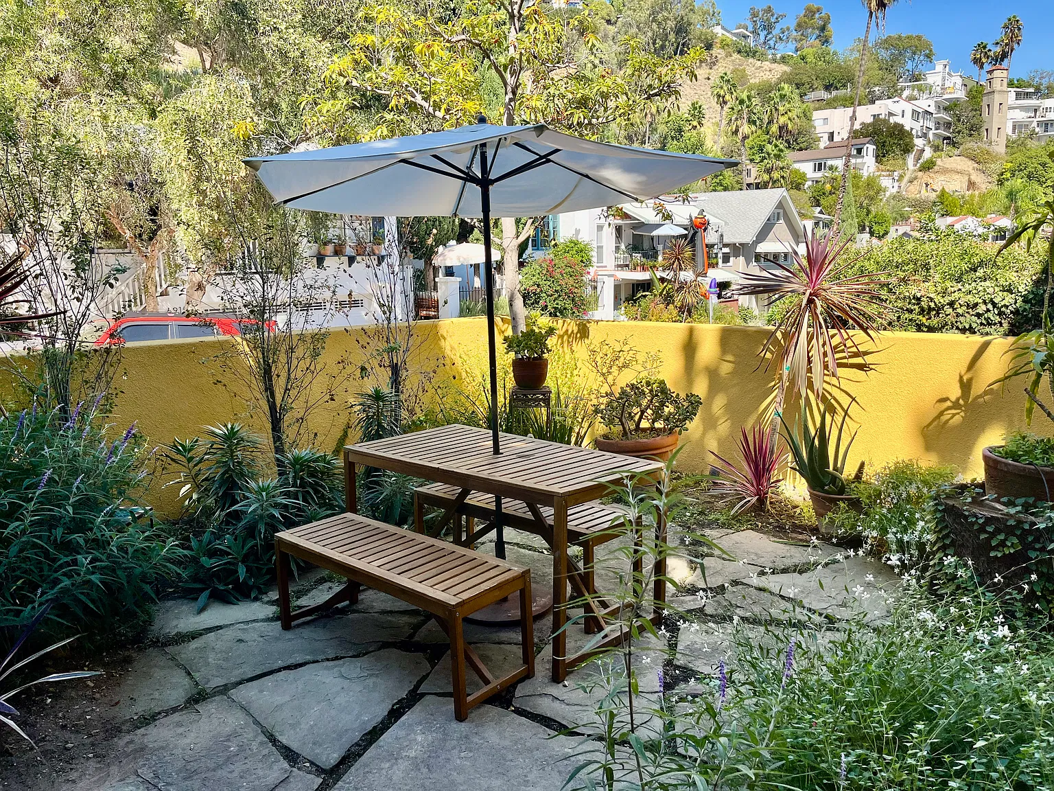 2 bed, 1.5 bath, 1200 sqft, $5,000 — Photo 3