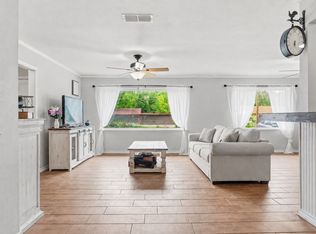 107 Sequoia Dr, Palestine, TX 75803