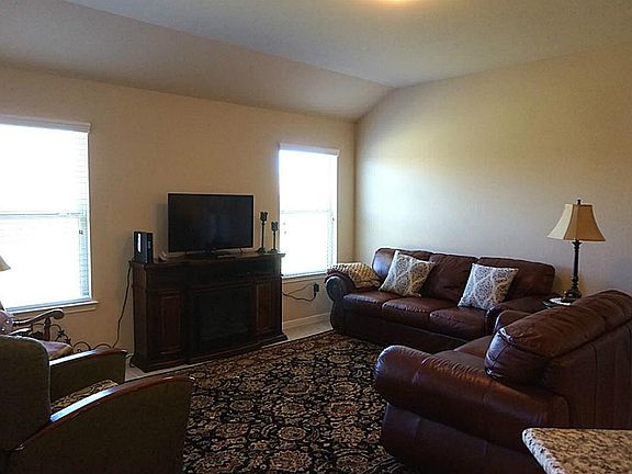 3rd image of 3018 Village Creek Dr