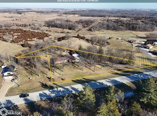 2290 Jefferson Rd, Manchester, IA 52057