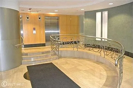 2 bed, 1080 sqft, $3,700 — Photo 2