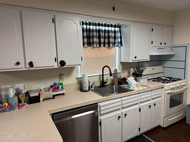 425 Main St — Photo 8
