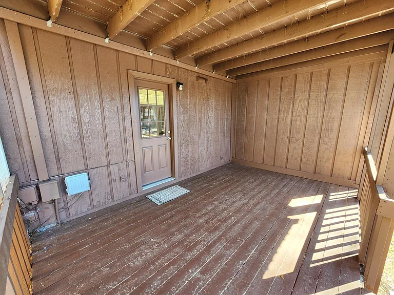 2228 Timberwood Cir N — Photo 32