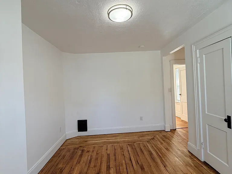 49 Henry St #3 — Photo 14