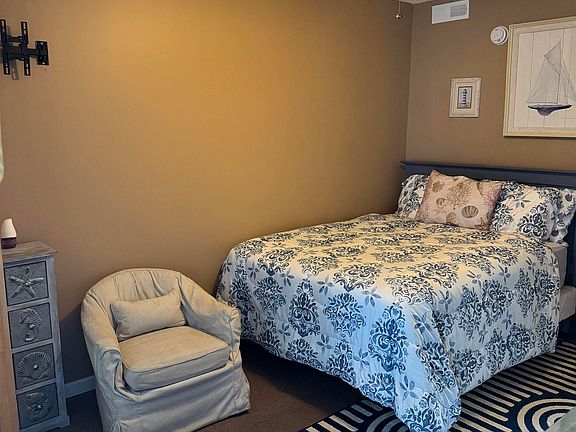 5th image of 1110 Wesley Ave #203