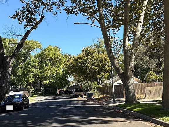 4th image of 301 Maynell Ave
