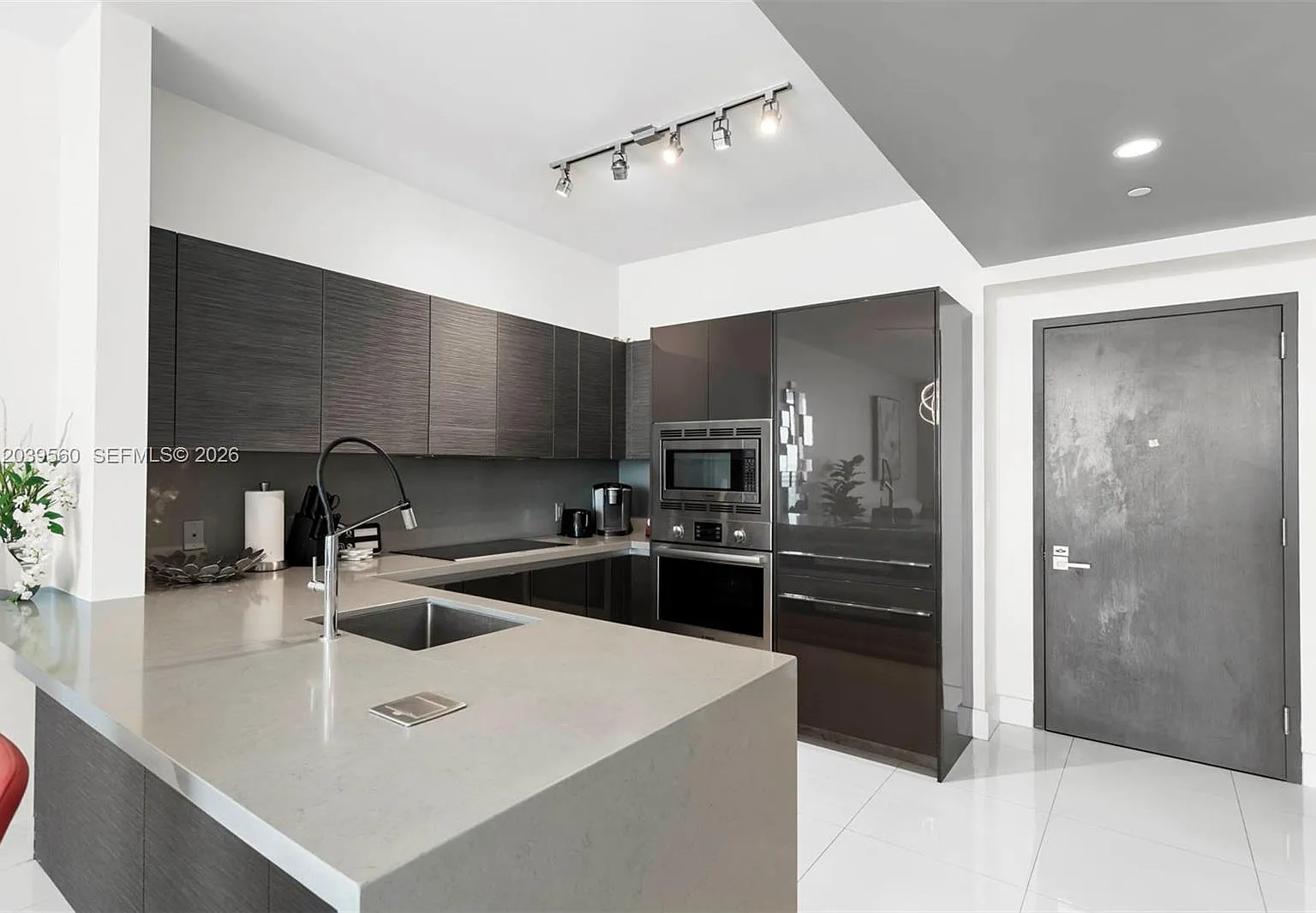 1 bed, 748 sqft, $4,500 — Photo 2
