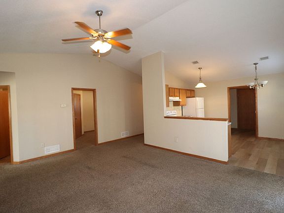 4th image of 1607 Clover Dr