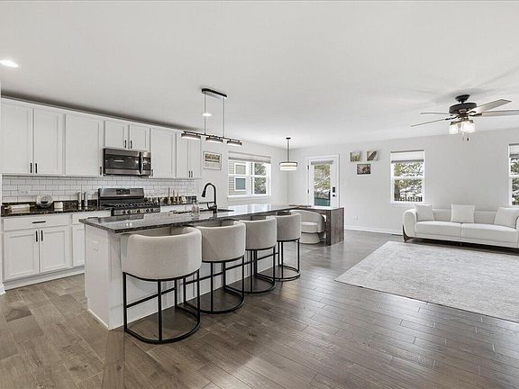 4th image of 10132 Azalea Dr