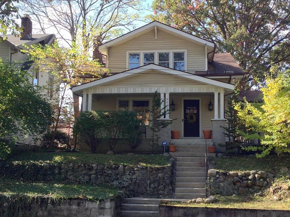 1st image of 2611 Glen Echo Dr