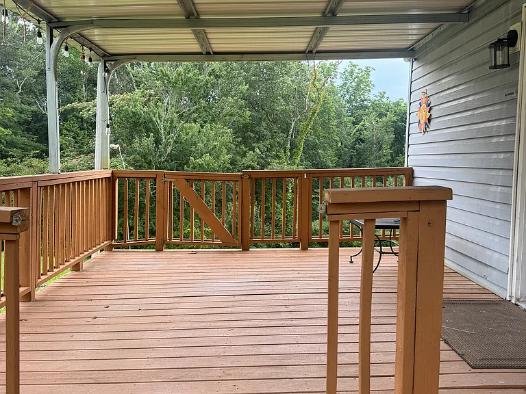 124 Lewis St — Photo 14