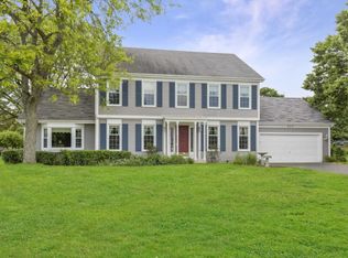 620 Arrowhead Ln, Crystal Lake, IL 60012