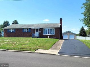 780 Clifford St, Warminster, PA 18974