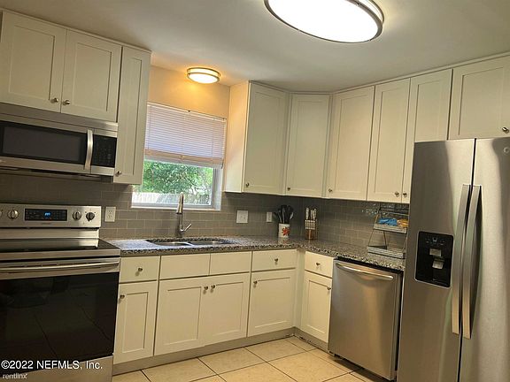 5th image of 3713R Hoover Ln