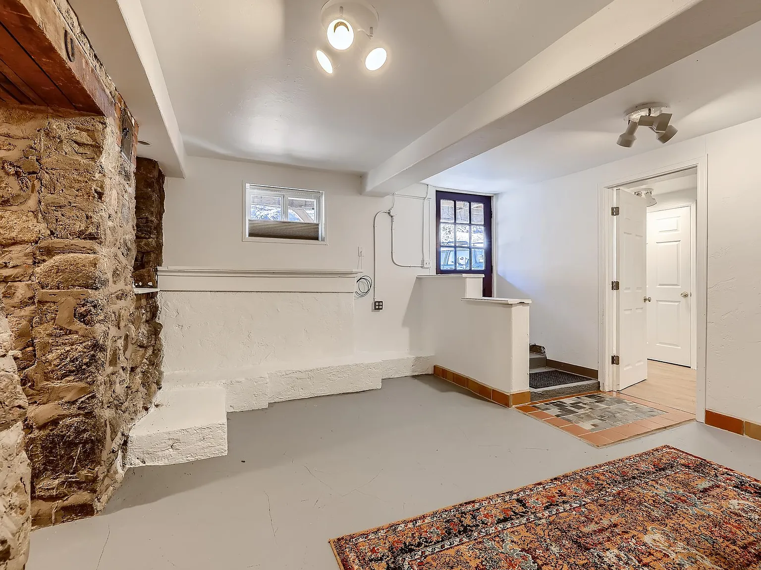 2 bed, 1100 sqft, $1,895 — Photo 3