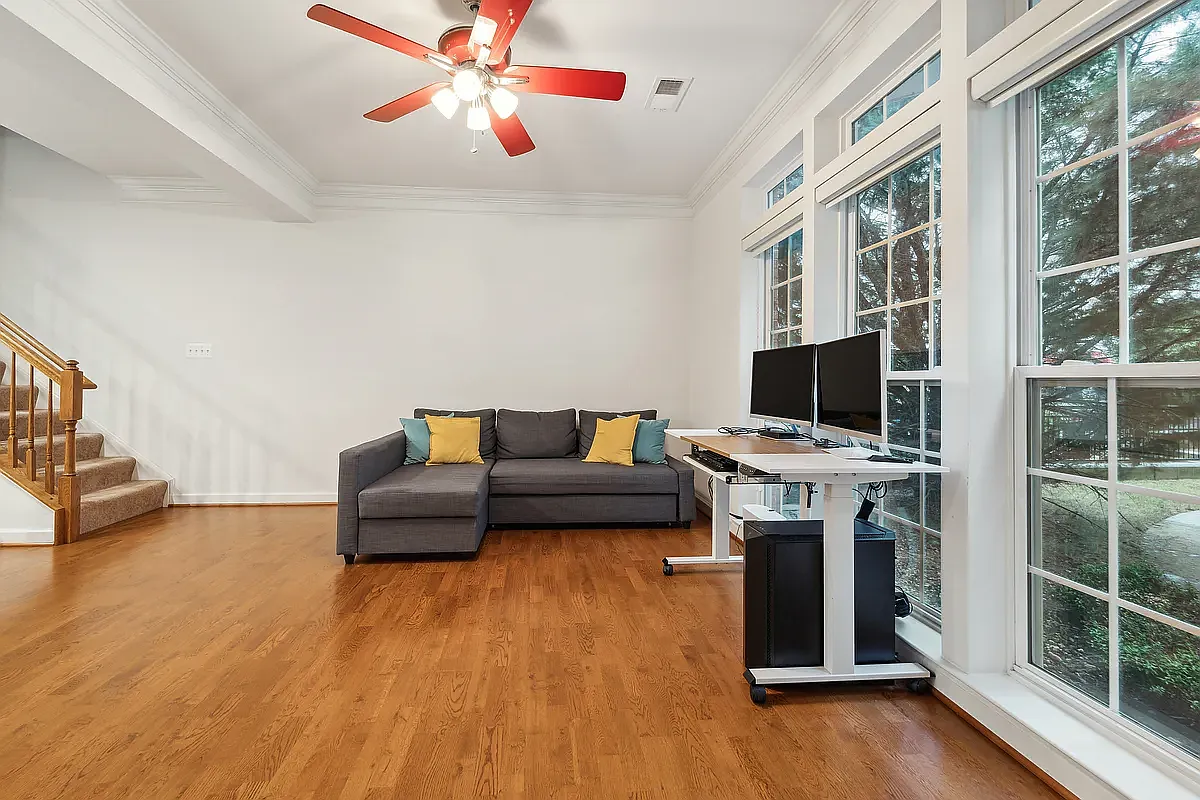3 bed, 2.5 bath, 1668 sqft, $3,099 — Photo 4