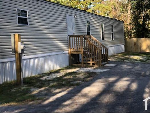 2nd image of 1051 Saint Irving Dr