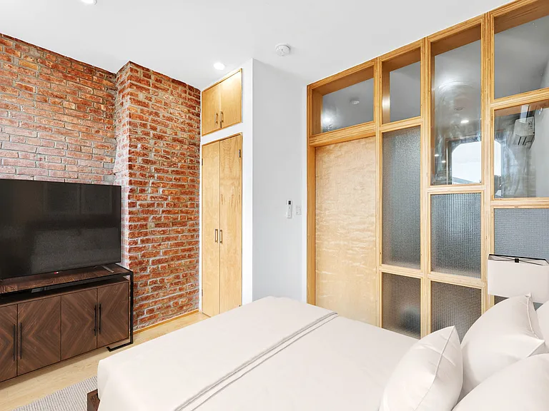 212 Lafayette St #2E — Photo 4