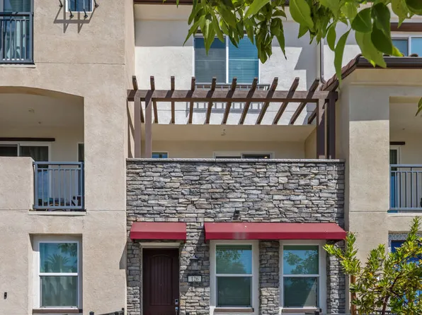 126 Dove Lndg, Covina, CA 91722