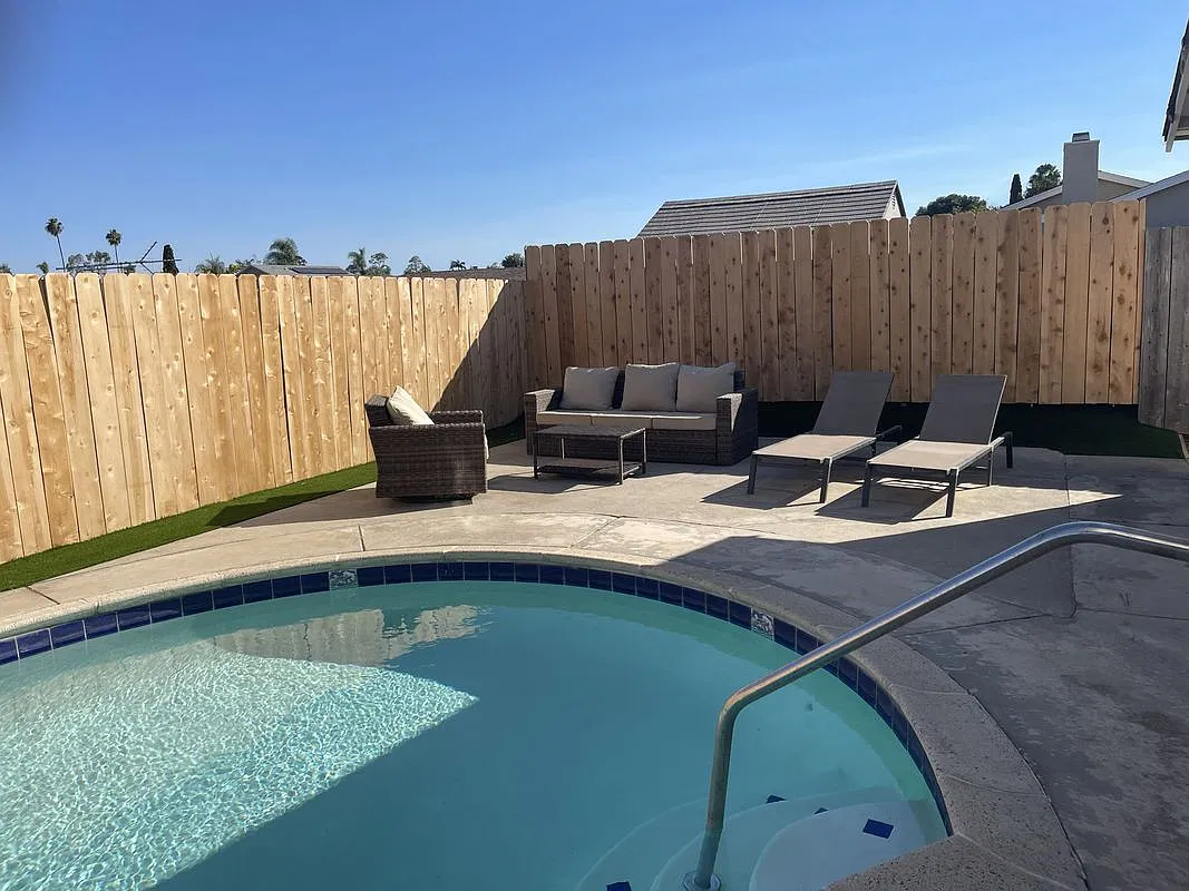 4 bed, 2.0 bath, 1600 sqft, $4,900 — Photo 3