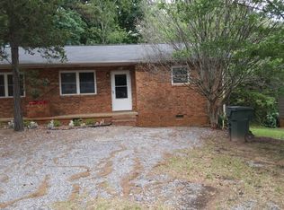 1129 12th Street Dr SW, Hickory, NC 28602