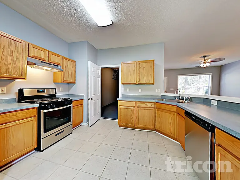 1089 Dunedin Trl — Photo 10