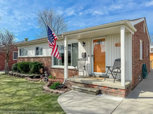29927 Rosebriar St, Saint Clair Shores, MI 48082