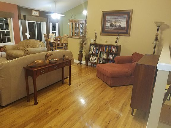 4th image of 29 Long Grove Dr