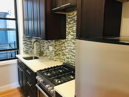 4th image of 615 Flatbush Ave #1