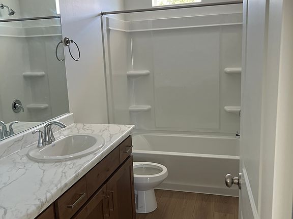 3rd image of 384 S Fort Ln