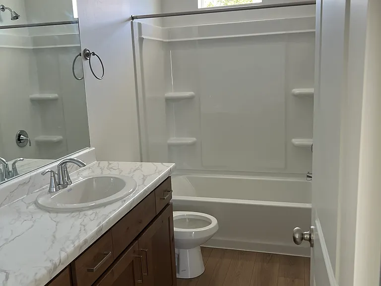 384 S Fort Ln — Photo 4