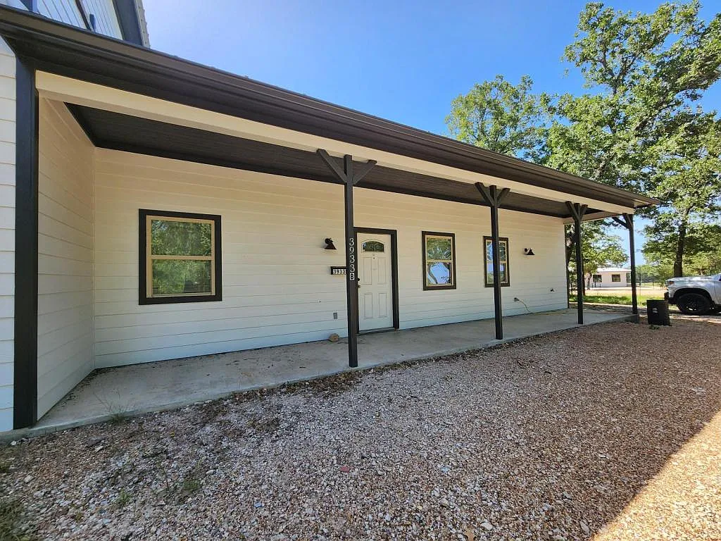 3933 John Sharp Pkwy — Photo 2