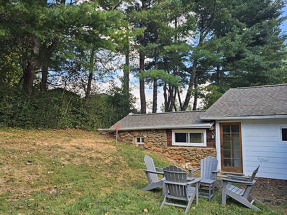 3rd image of 40 Old Youngs Cove Rd
