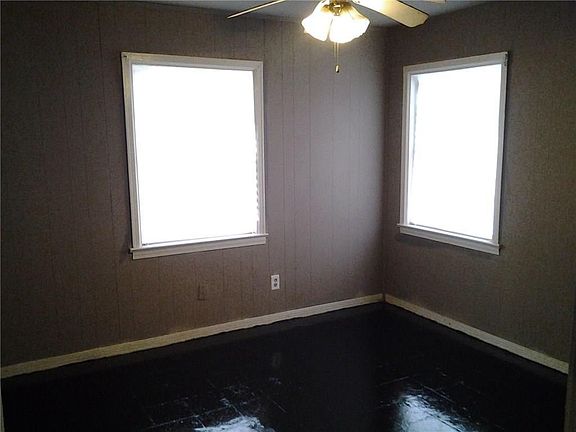 4th image of 710 Louise Dr W
