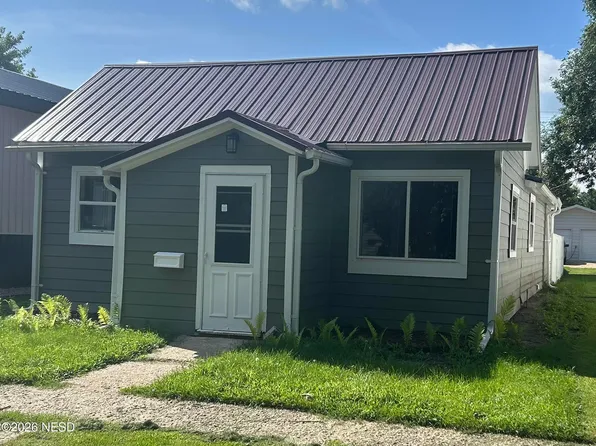 704 2nd St, Sisseton, SD 57279