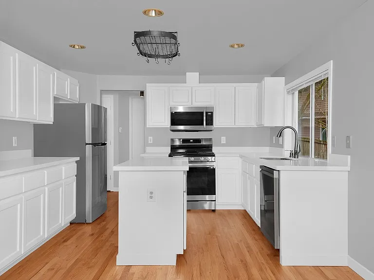 10708 NE 107th Pl — Photo 12
