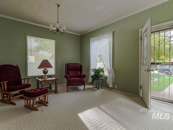 4th image of 421 E Ave E
