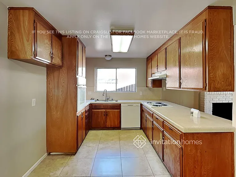2453 Aramon Dr — Photo 7