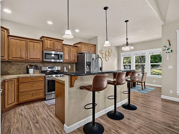 2nd image of 3917 N Bryce Canyon Pl