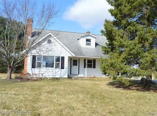 625 Nicholson Rd, Fowlerville, MI 48836