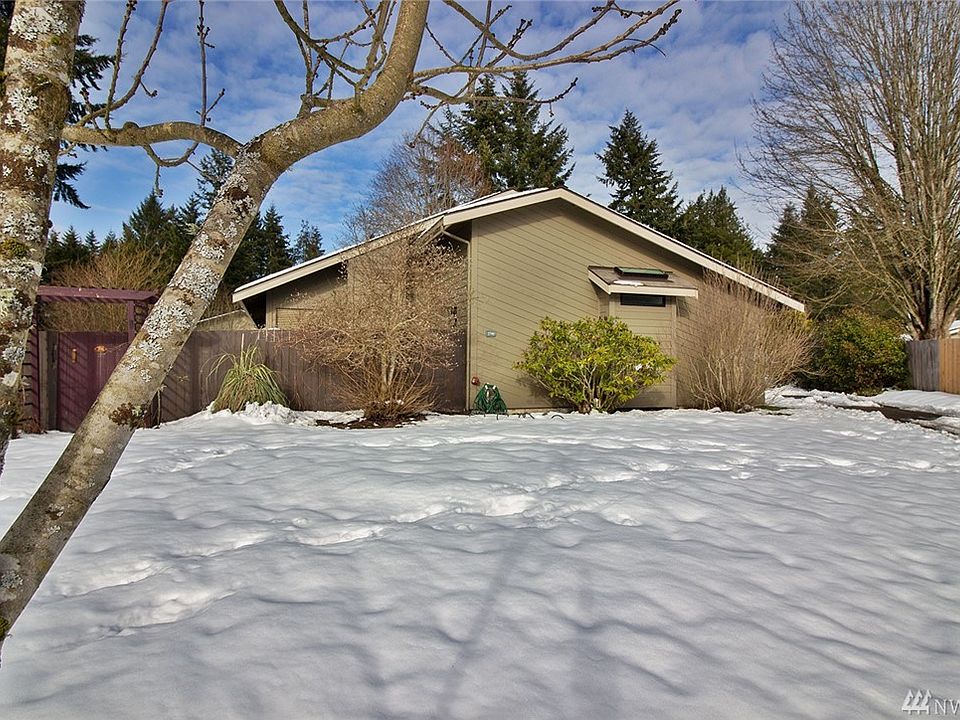 1st image of 2740 NE Rosalie Pl