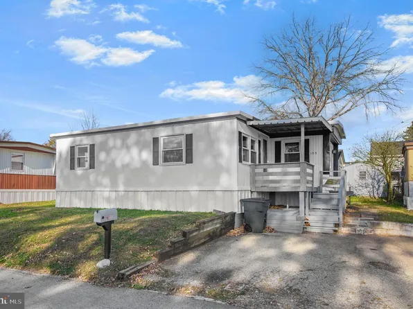 105 Washington Dr, Norristown, PA 19403