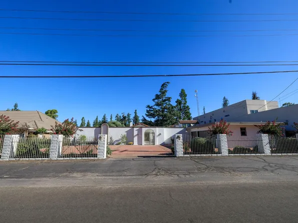 1009 Country Club Dr, Modesto, CA 95356